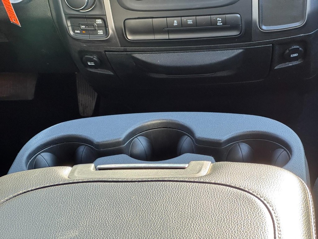 Ram 1500 Classic Vehicle Full-screen Gallery Image 14