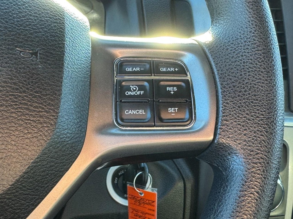 Ram 1500 Classic Vehicle Full-screen Gallery Image 17