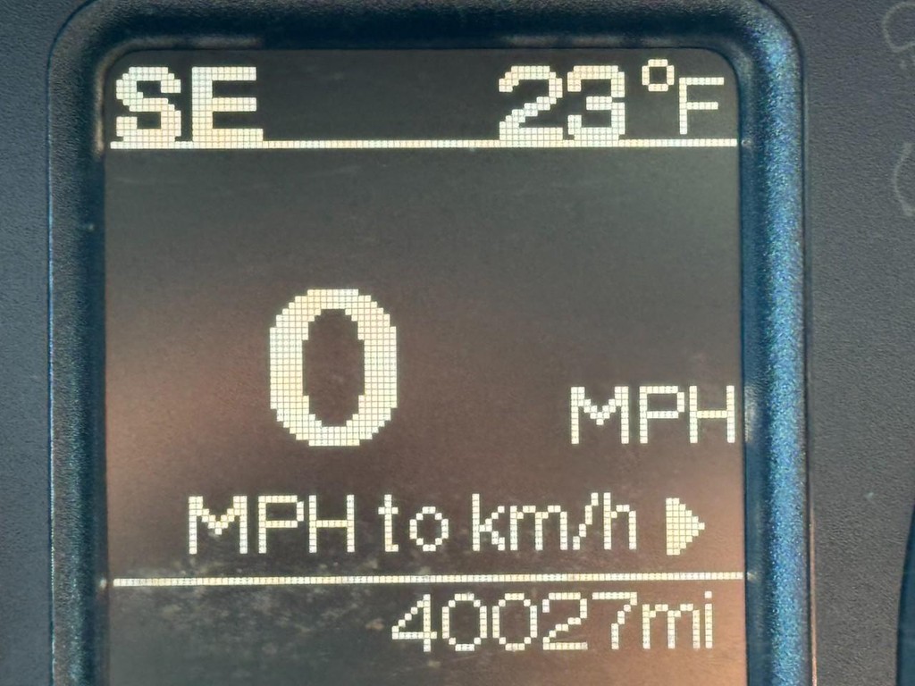 Ram 1500 Classic Vehicle Full-screen Gallery Image 18