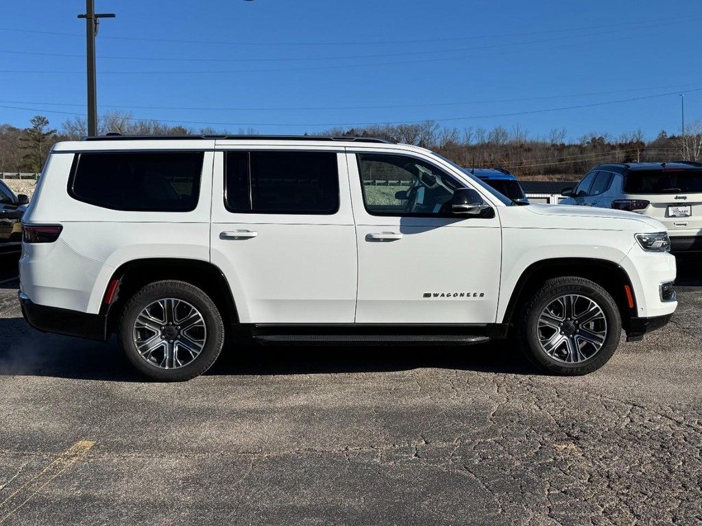 Jeep Wagoneer Vehicle Full-screen Gallery Image 02