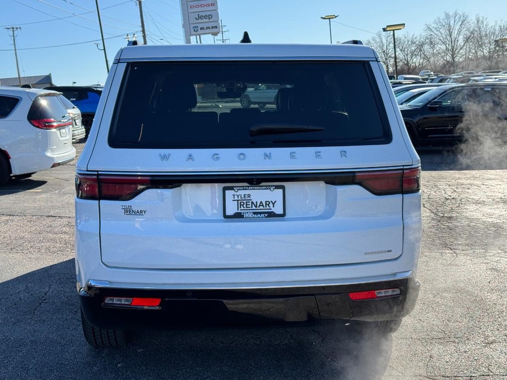 Jeep Wagoneer Vehicle Full-screen Gallery Image 08