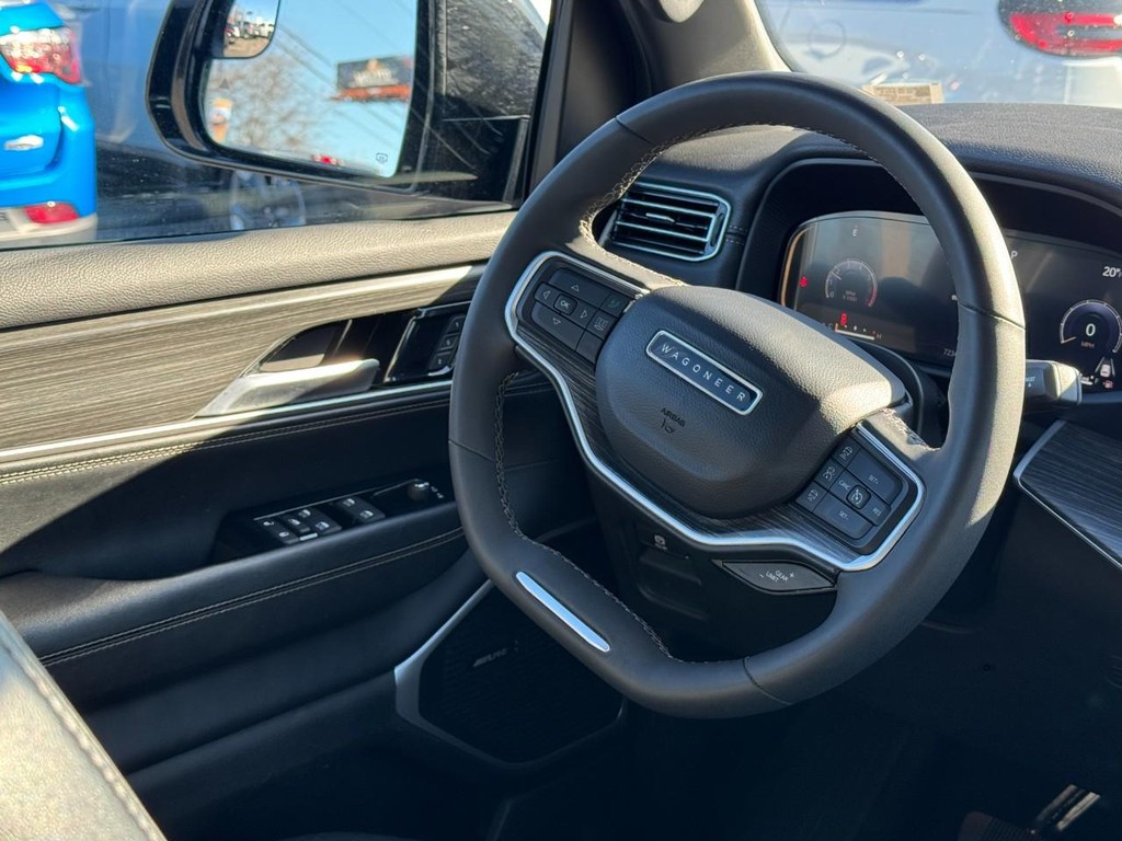 Jeep Wagoneer Vehicle Full-screen Gallery Image 13