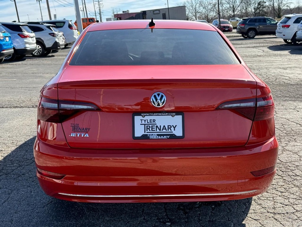 Volkswagen Jetta Vehicle Full-screen Gallery Image 08