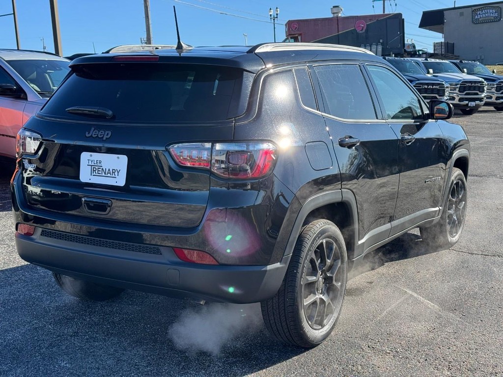 Jeep Compass Vehicle Full-screen Gallery Image 03