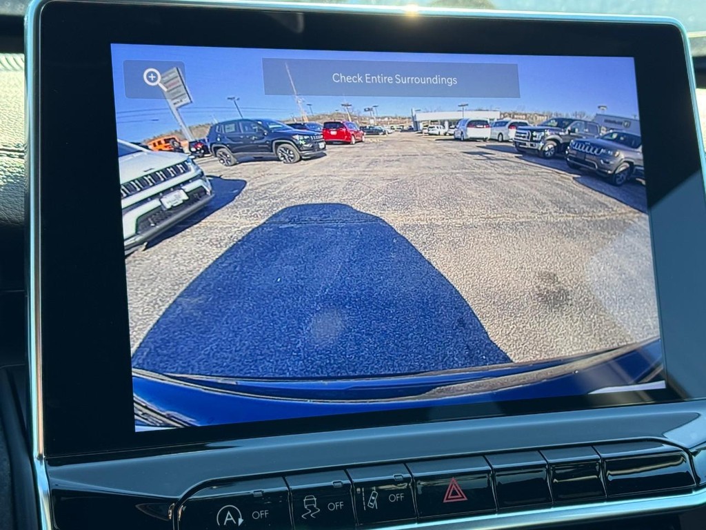 Jeep Compass Vehicle Full-screen Gallery Image 13