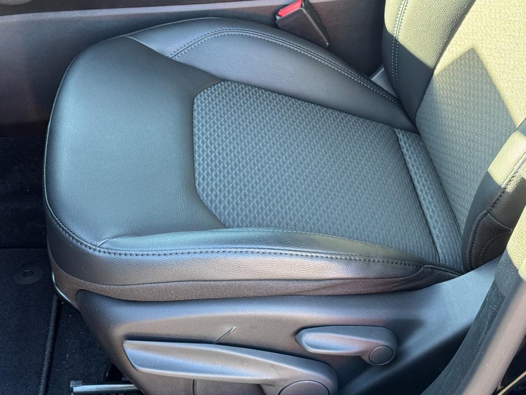 Jeep Compass Vehicle Full-screen Gallery Image 14