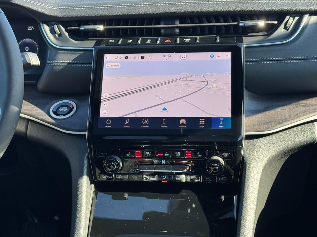 Jeep Grand Cherokee Vehicle Full-screen Gallery Image 08