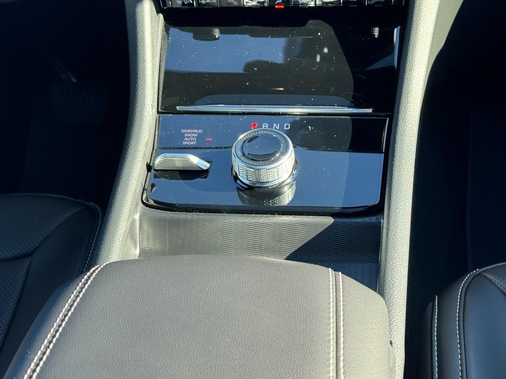 Jeep Grand Cherokee Vehicle Full-screen Gallery Image 09