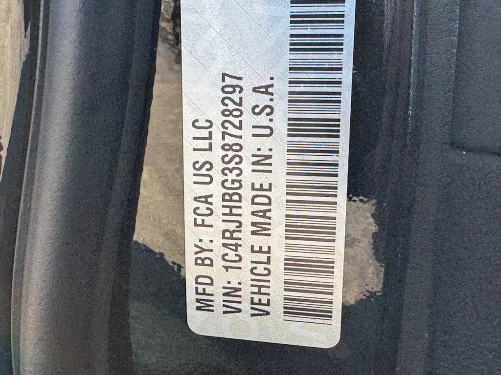 Jeep Grand Cherokee Vehicle Full-screen Gallery Image 17