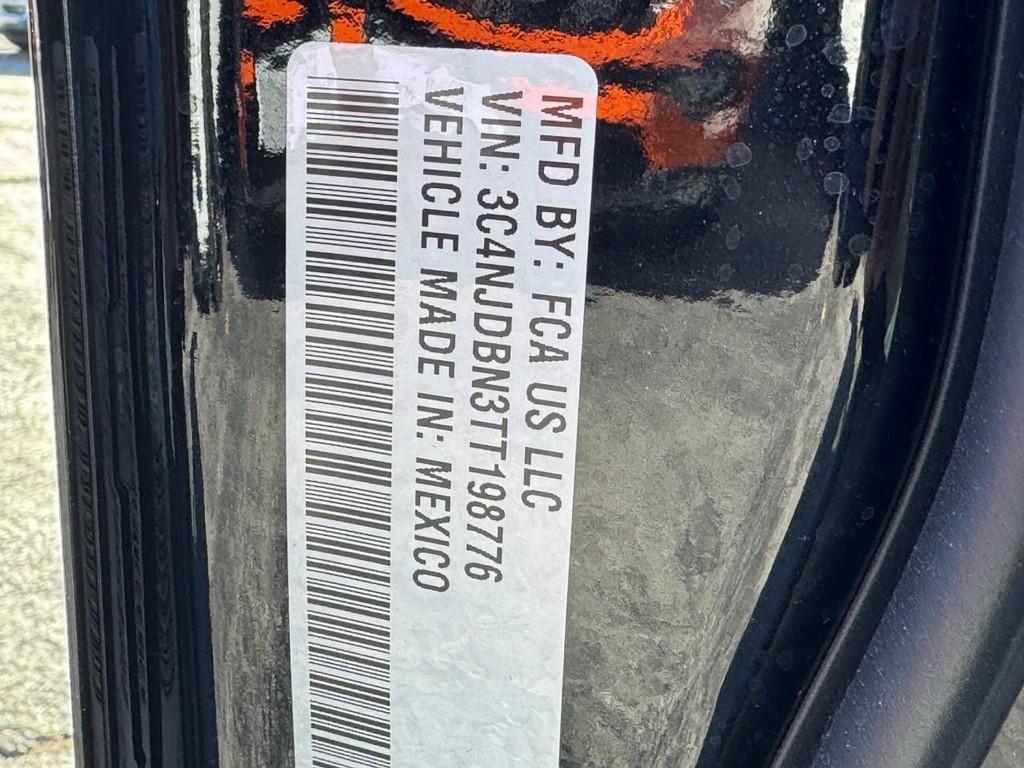 Jeep Compass Vehicle Full-screen Gallery Image 15