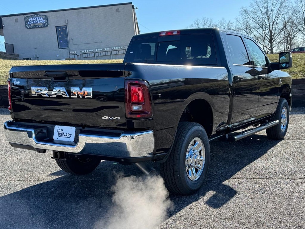 Ram 2500 Vehicle Full-screen Gallery Image 04