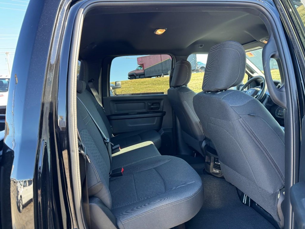 Ram 2500 Vehicle Full-screen Gallery Image 06