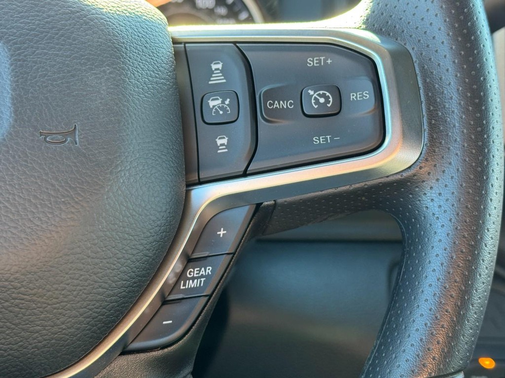 Ram 2500 Vehicle Full-screen Gallery Image 13