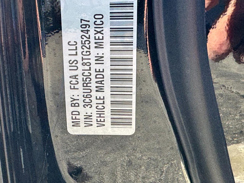 Ram 2500 Vehicle Full-screen Gallery Image 17