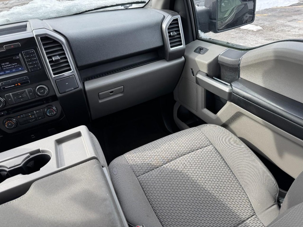 Ford F-150 Vehicle Full-screen Gallery Image 15