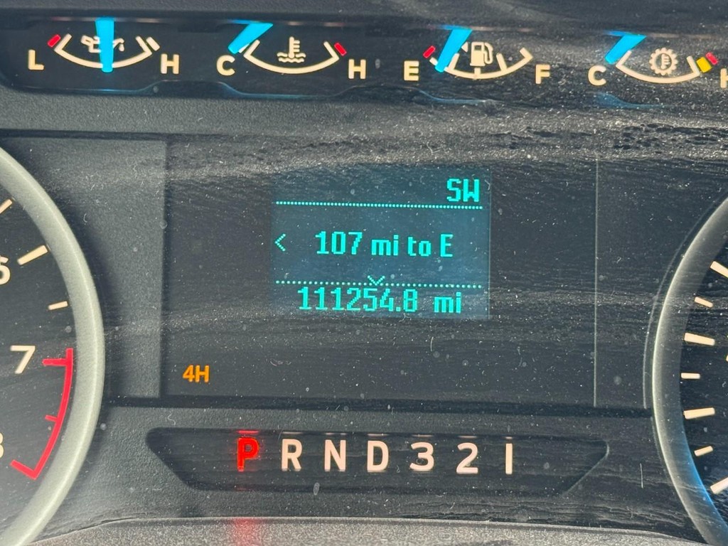 Ford F-150 Vehicle Full-screen Gallery Image 18