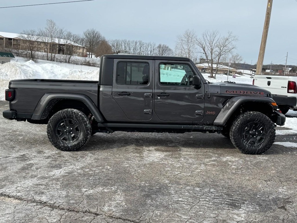Jeep Gladiator Vehicle Full-screen Gallery Image 02
