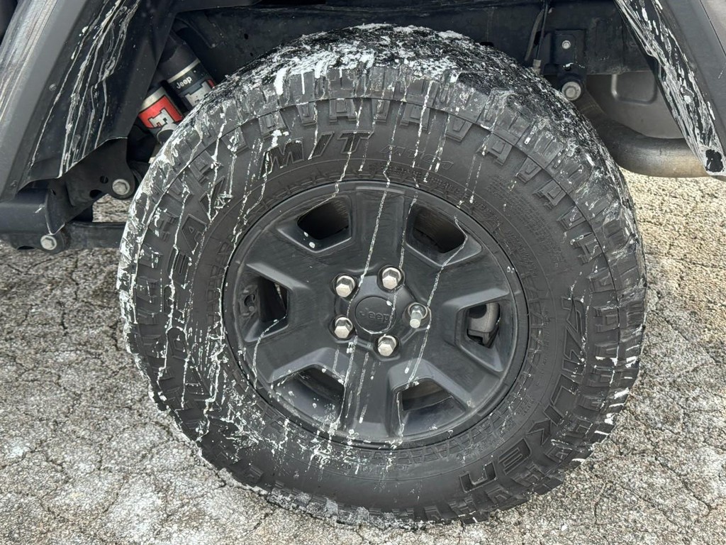 Jeep Gladiator Vehicle Full-screen Gallery Image 05