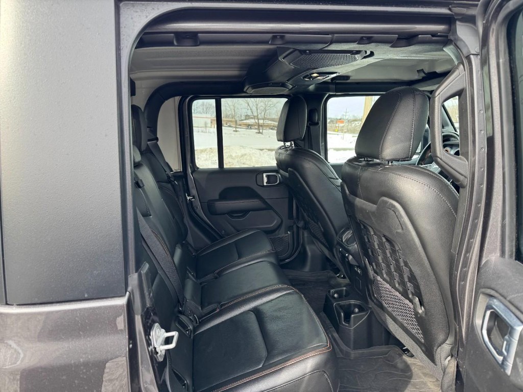 Jeep Gladiator Vehicle Full-screen Gallery Image 10