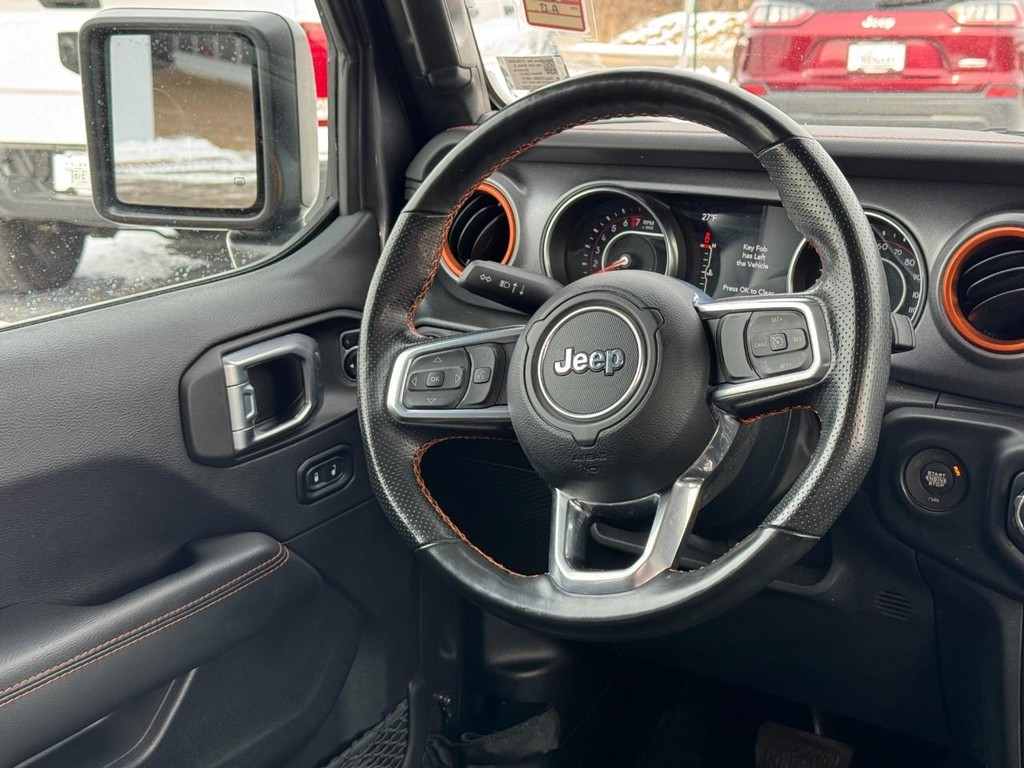 Jeep Gladiator Vehicle Full-screen Gallery Image 12