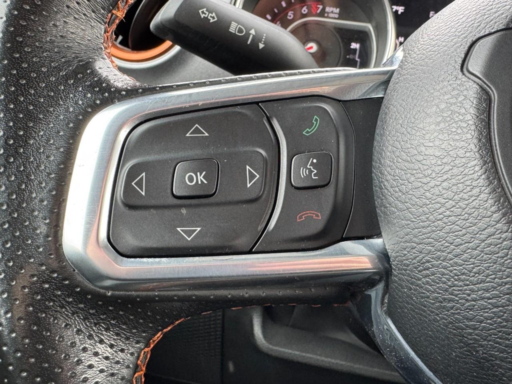 Jeep Gladiator Vehicle Full-screen Gallery Image 16