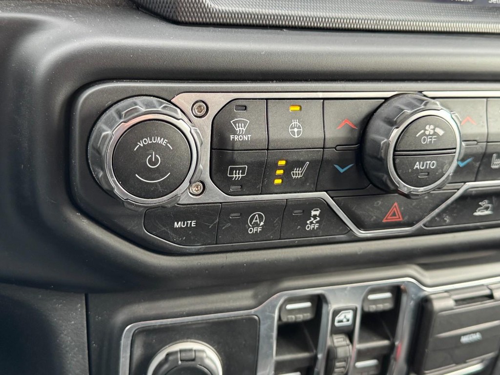 Jeep Gladiator Vehicle Full-screen Gallery Image 19