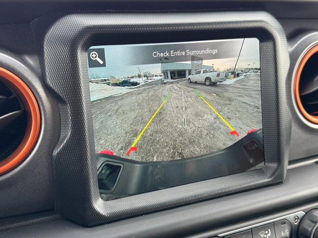 Jeep Gladiator Vehicle Full-screen Gallery Image 22