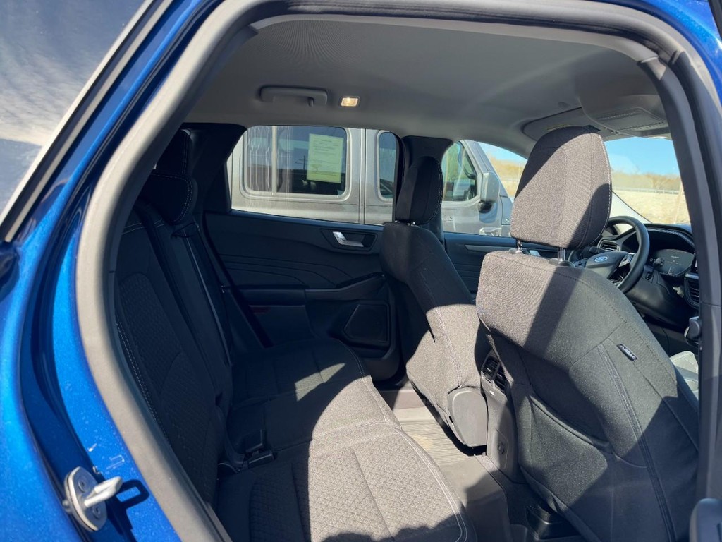 Ford Escape Vehicle Full-screen Gallery Image 10