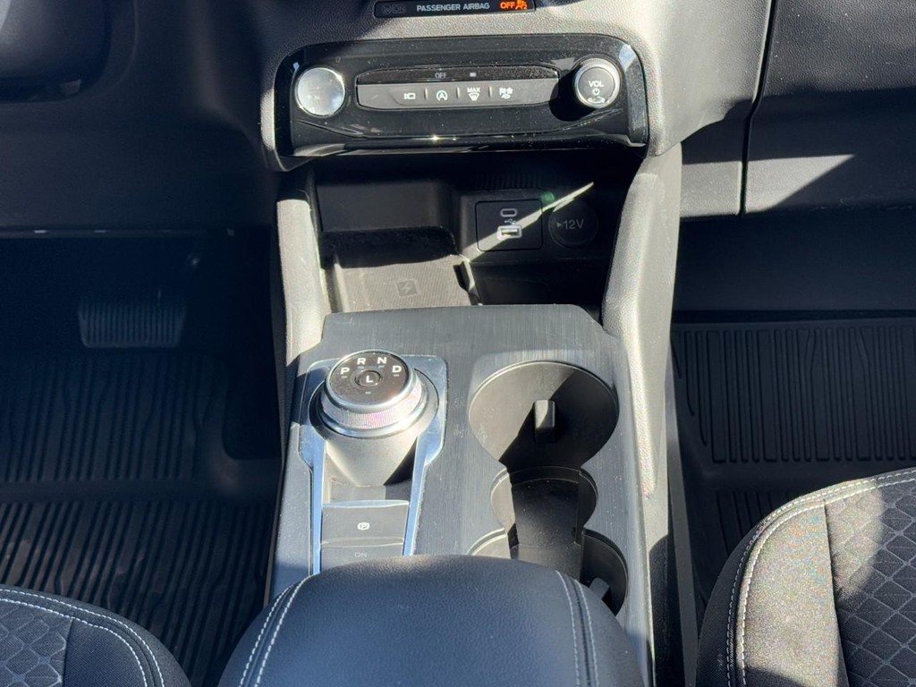 Ford Escape Vehicle Full-screen Gallery Image 14