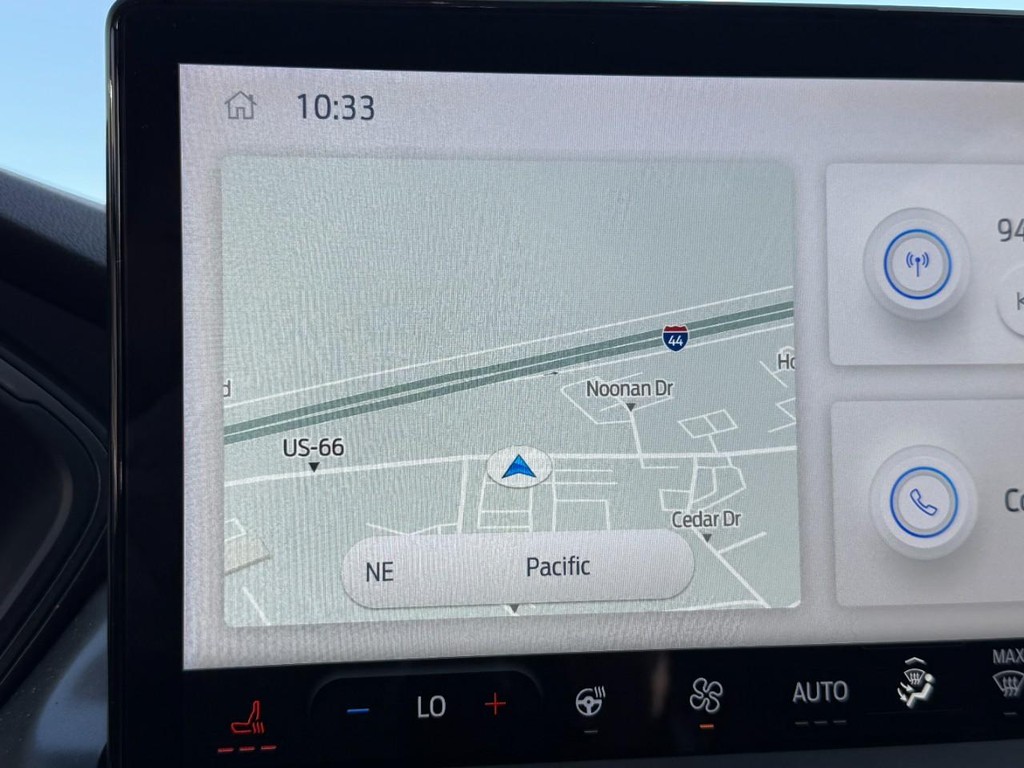 Ford Escape Vehicle Full-screen Gallery Image 22