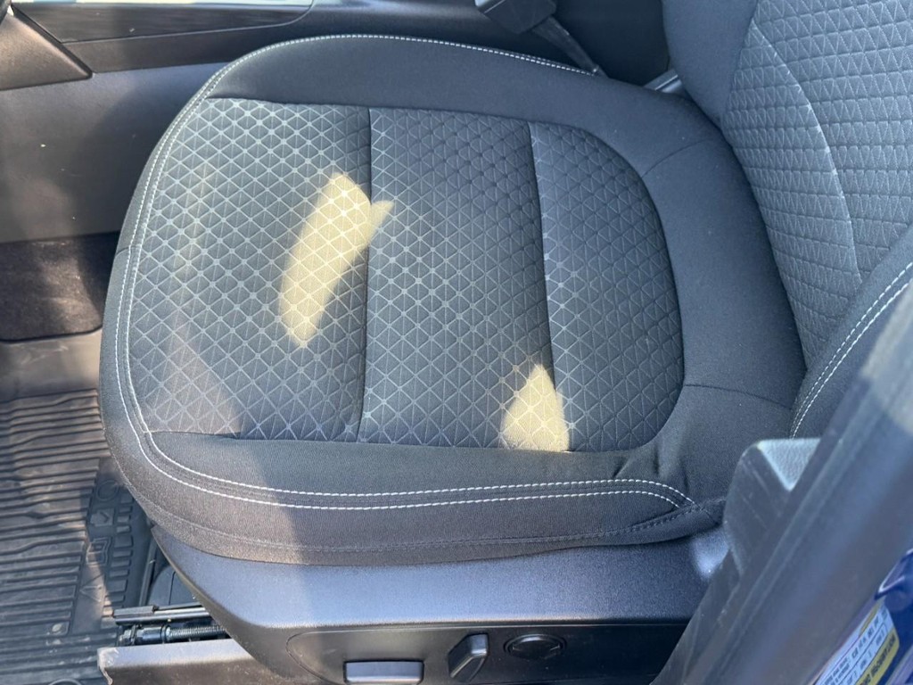 Ford Escape Vehicle Full-screen Gallery Image 25