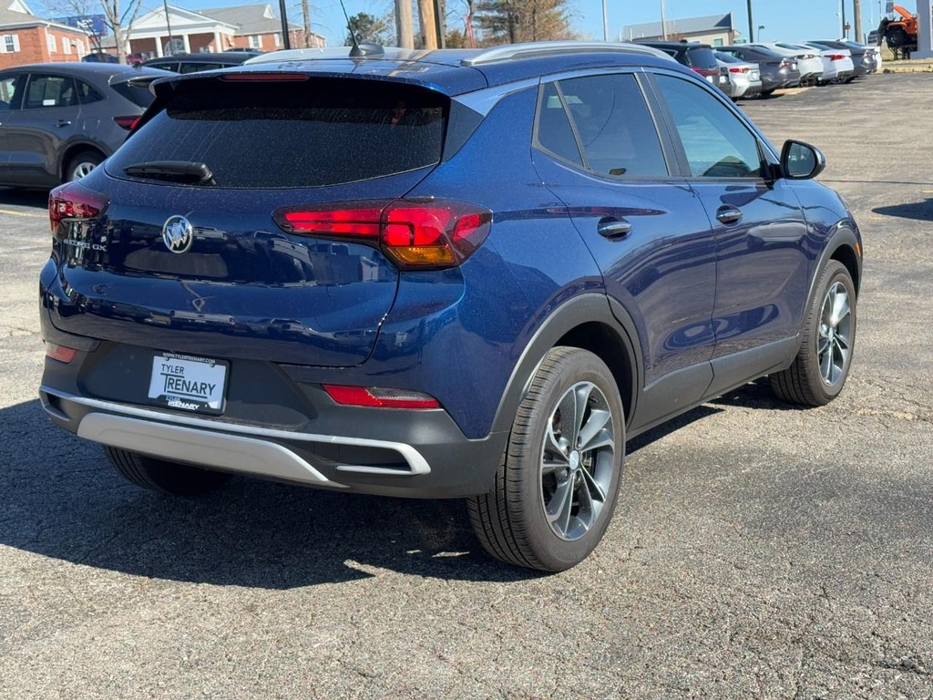 Buick Encore GX Vehicle Full-screen Gallery Image 03