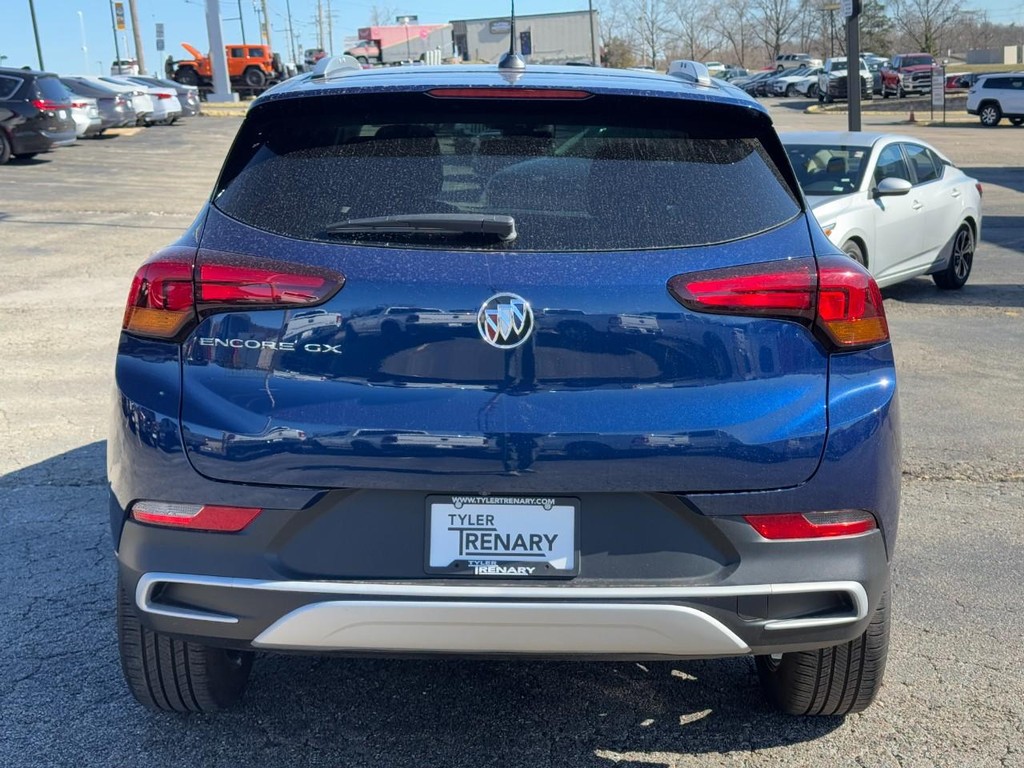 Buick Encore GX Vehicle Full-screen Gallery Image 08