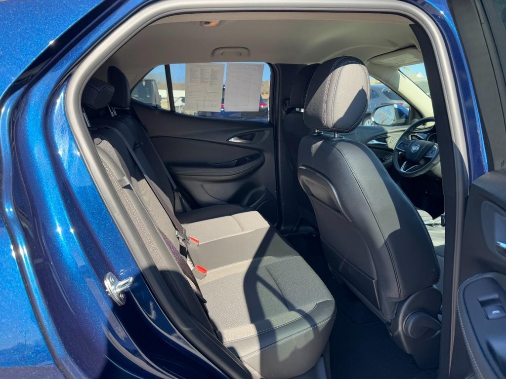 Buick Encore GX Vehicle Full-screen Gallery Image 10