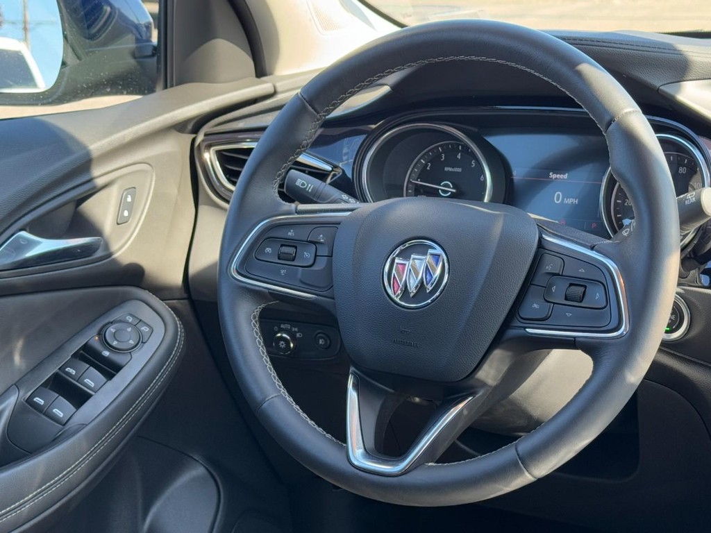 Buick Encore GX Vehicle Full-screen Gallery Image 12