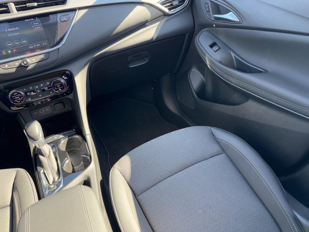 Buick Encore GX Vehicle Full-screen Gallery Image 15