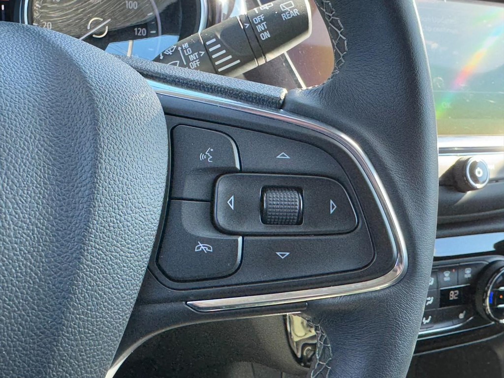 Buick Encore GX Vehicle Full-screen Gallery Image 17