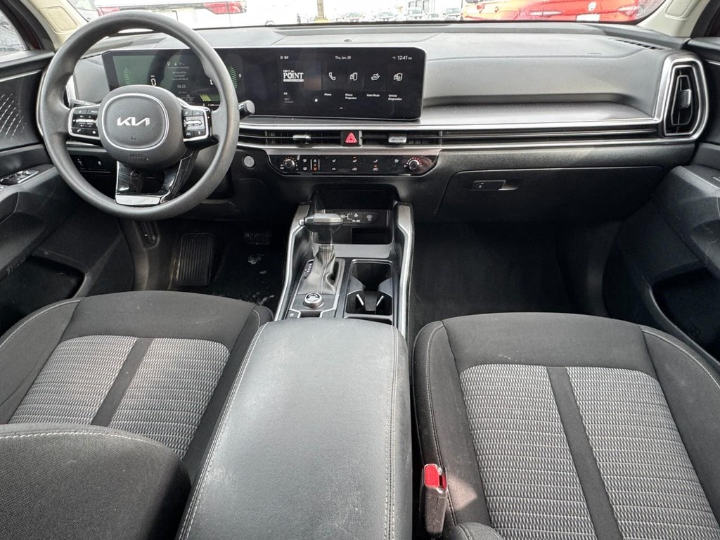 Kia Sorento Vehicle Full-screen Gallery Image 12