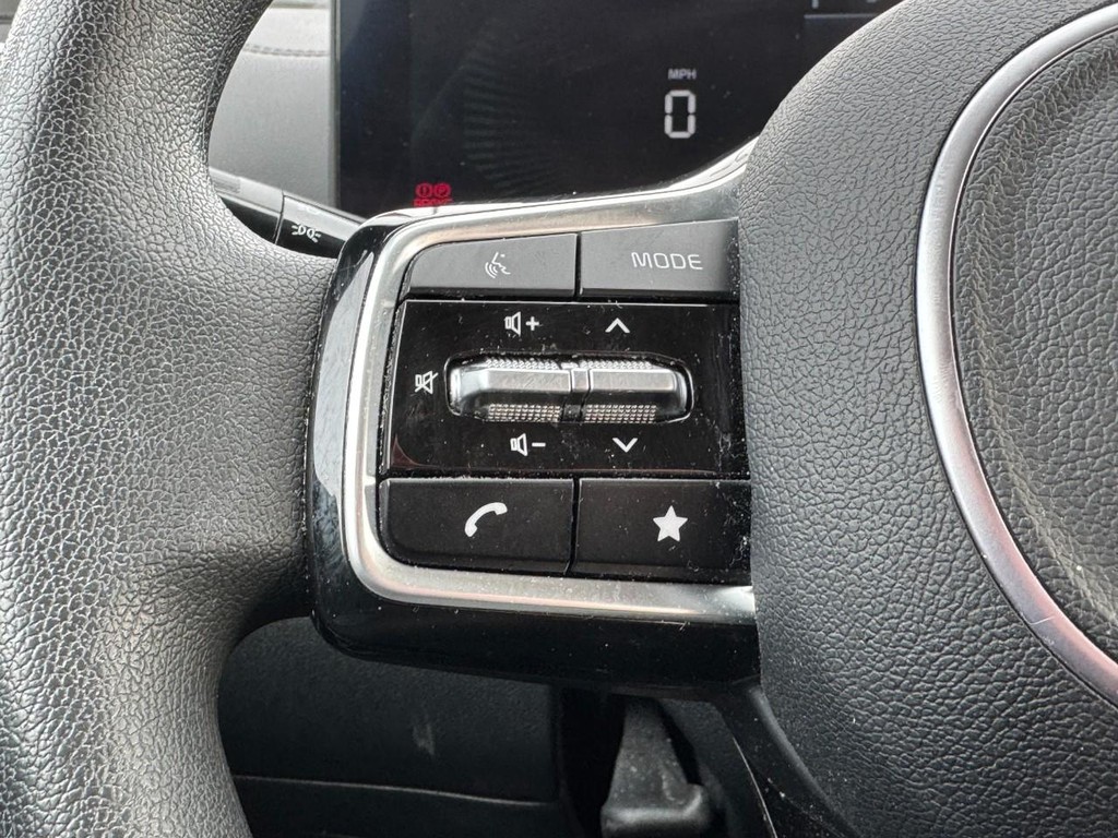 Kia Sorento Vehicle Full-screen Gallery Image 17