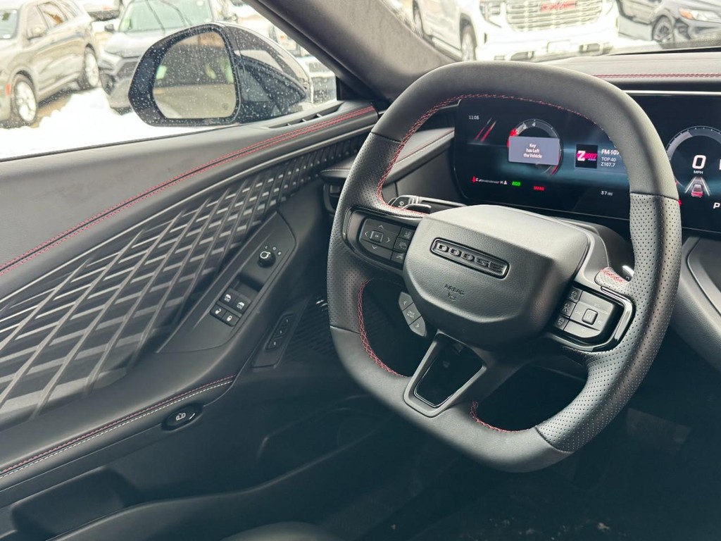 Dodge Charger Vehicle Full-screen Gallery Image 08