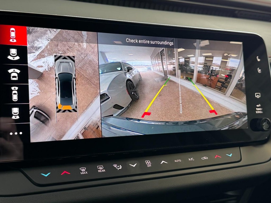 Dodge Charger Vehicle Full-screen Gallery Image 15