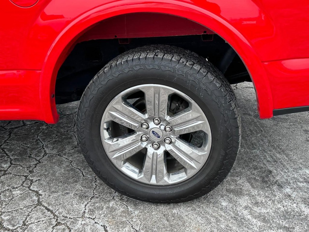 Ford F-150 Vehicle Full-screen Gallery Image 05