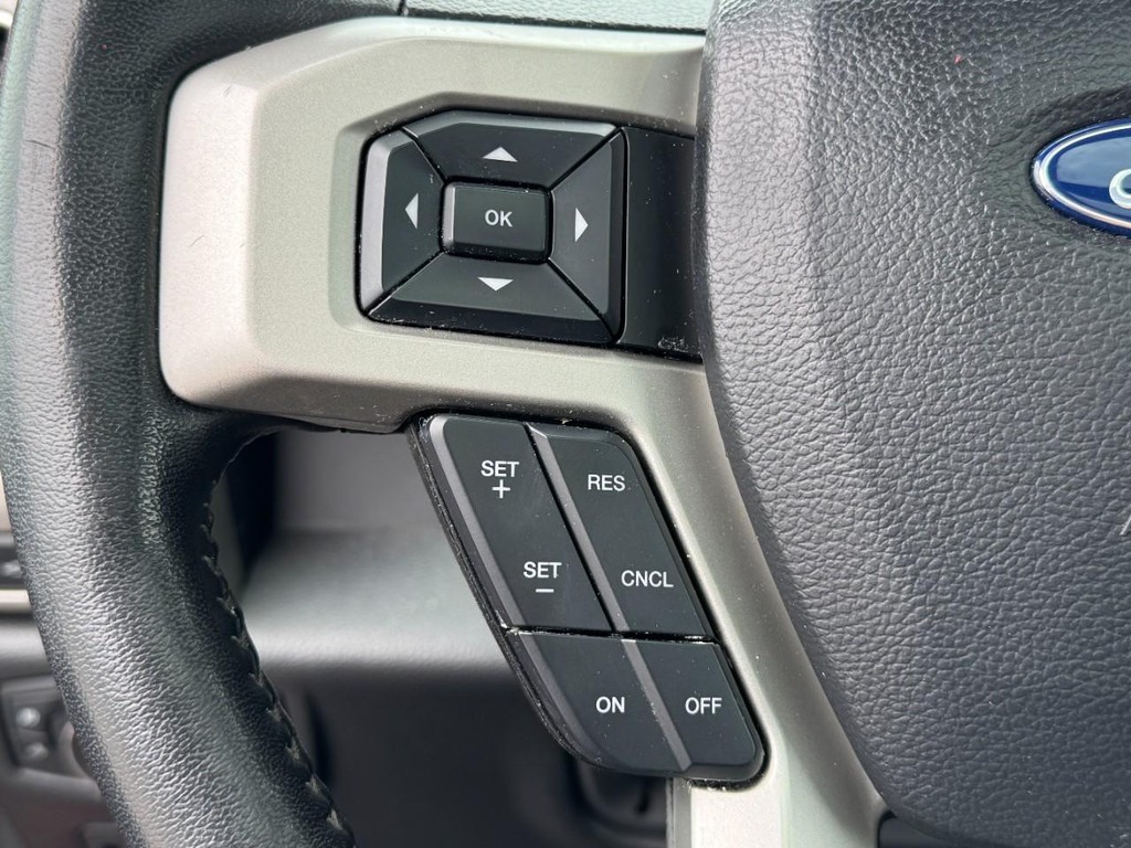 Ford F-150 Vehicle Full-screen Gallery Image 17