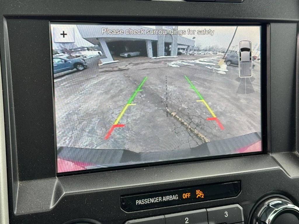 Ford F-150 Vehicle Full-screen Gallery Image 22