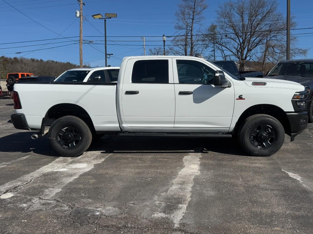 Ram 2500 Vehicle Full-screen Gallery Image 02