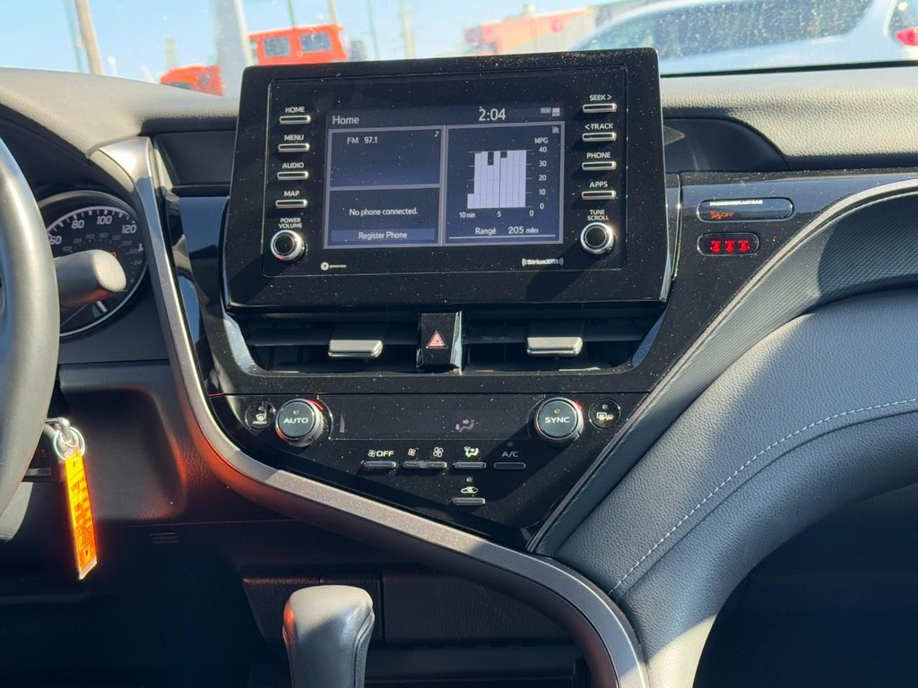 Toyota Camry Vehicle Full-screen Gallery Image 13