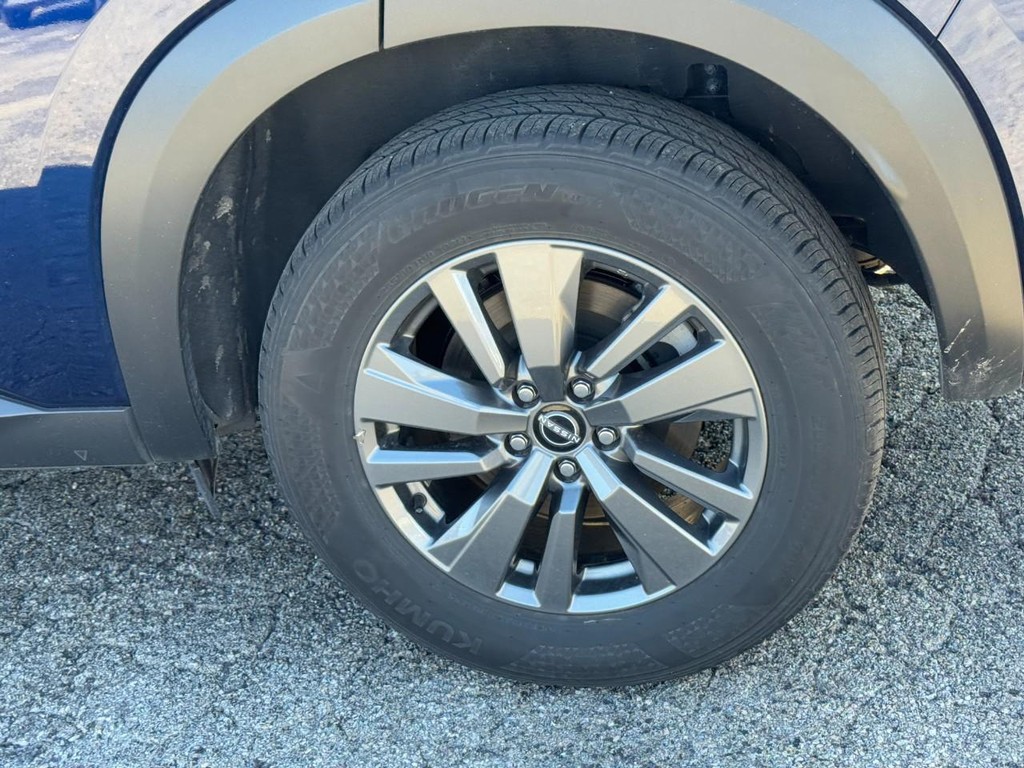 Nissan Pathfinder Vehicle Full-screen Gallery Image 05