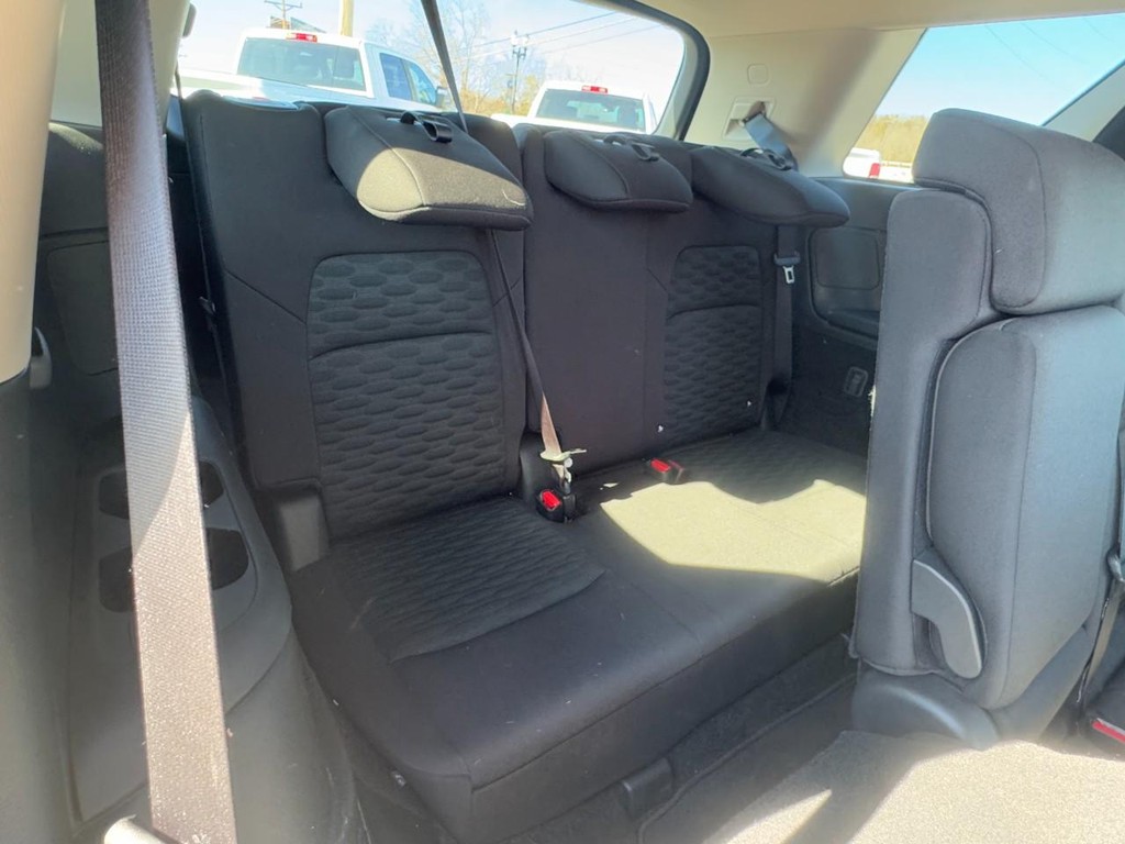 Nissan Pathfinder Vehicle Full-screen Gallery Image 12