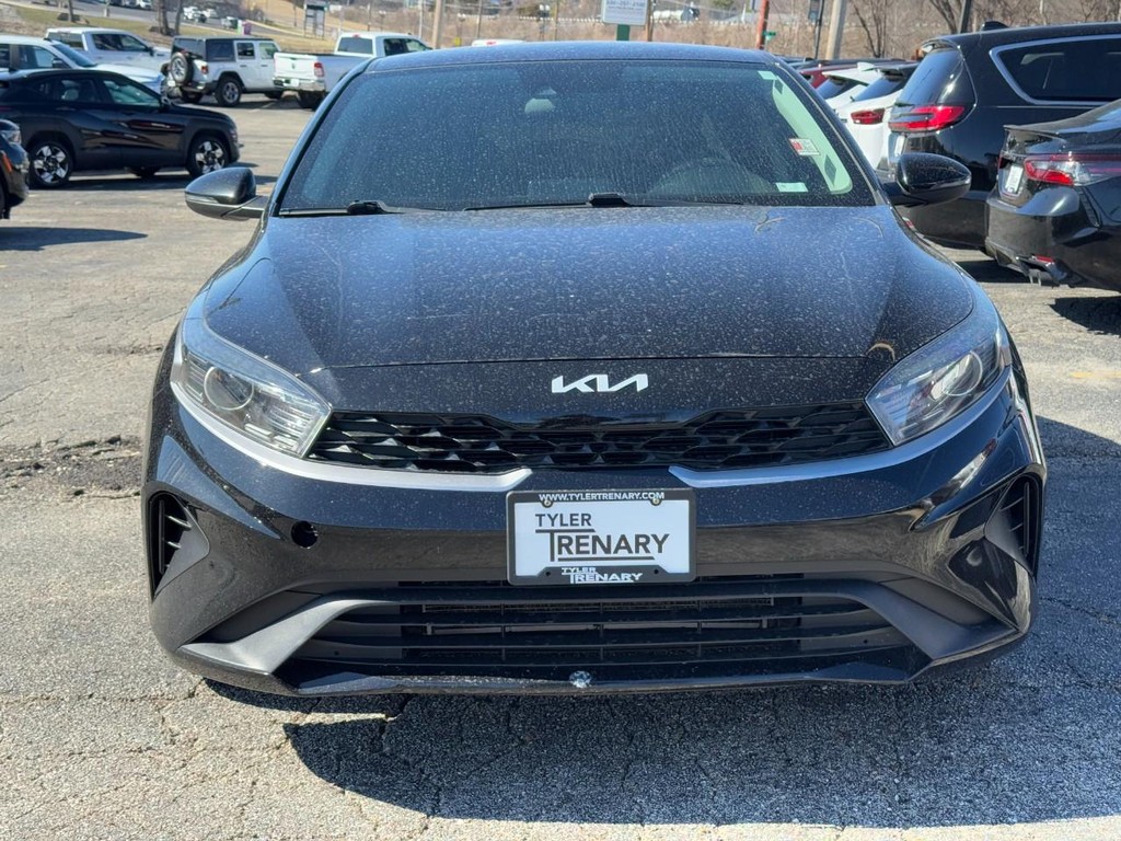 Kia Forte Vehicle Full-screen Gallery Image 07