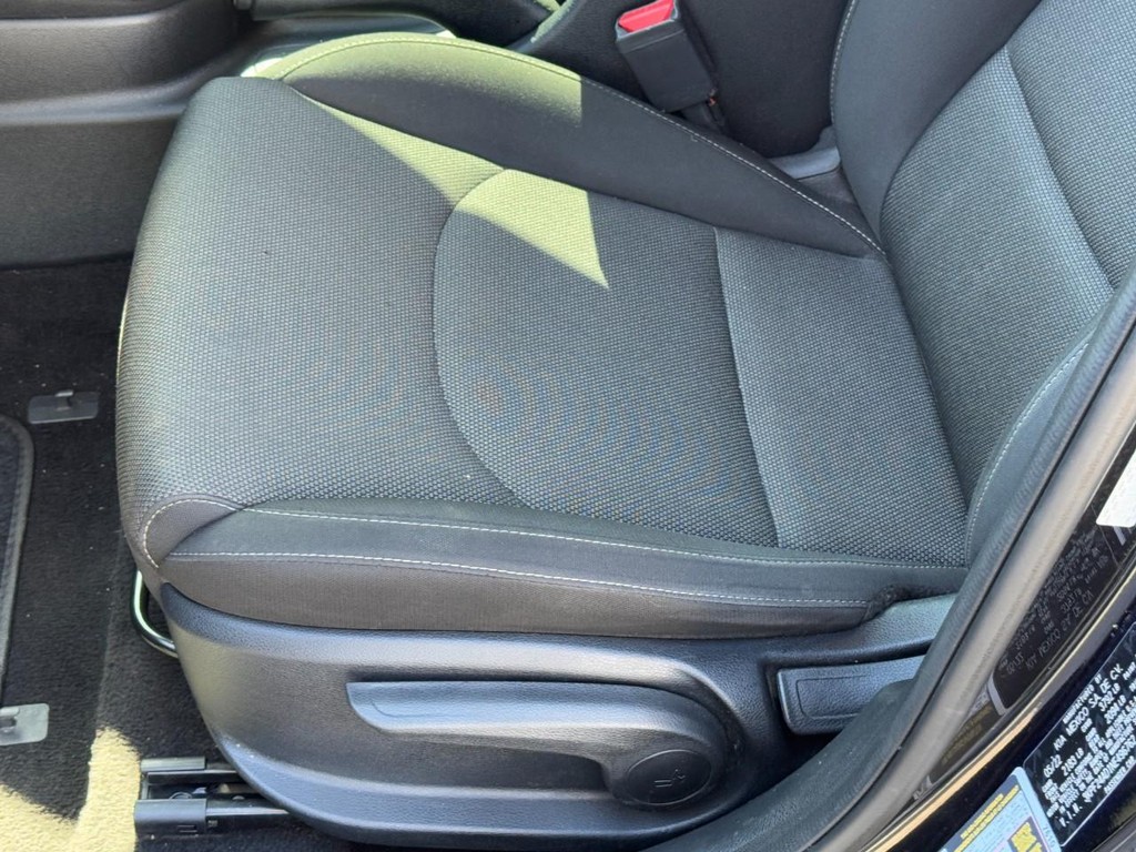 Kia Forte Vehicle Full-screen Gallery Image 21